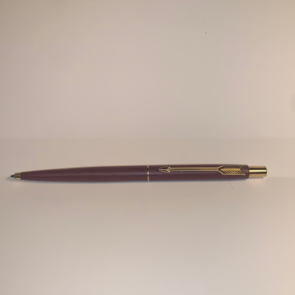 Parker pen with gold trim